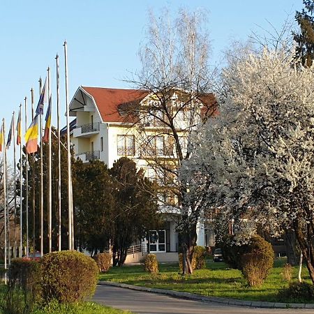 Hotel Everest Târgu-Mureş Εξωτερικό φωτογραφία